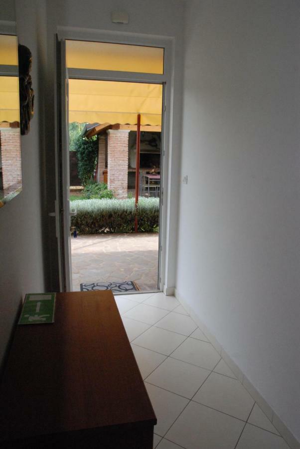 Apartmani Radin Rosini ภายนอก รูปภาพ