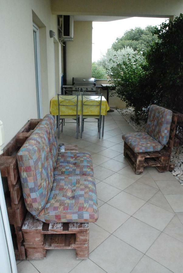 Apartmani Radin Rosini ภายนอก รูปภาพ