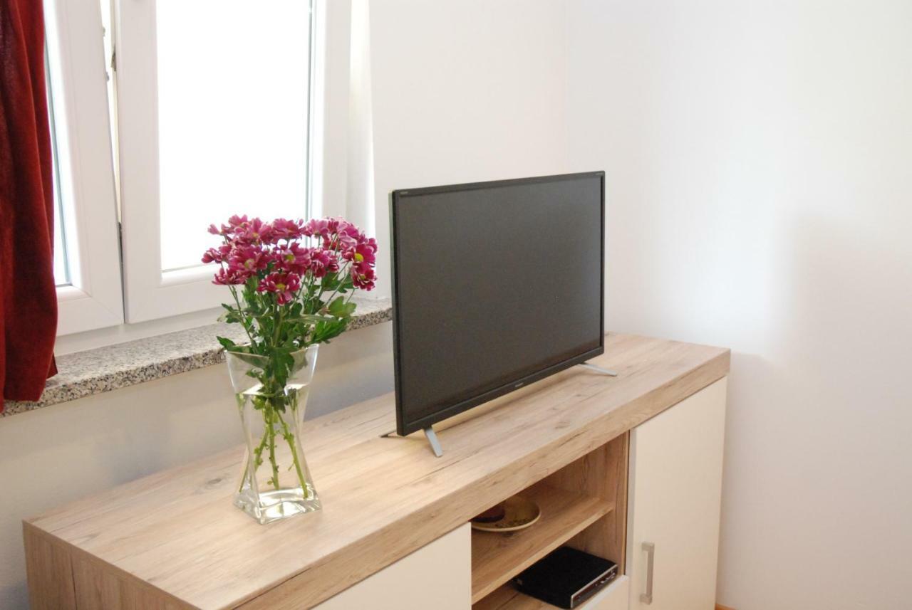 Apartmani Radin Rosini ภายนอก รูปภาพ
