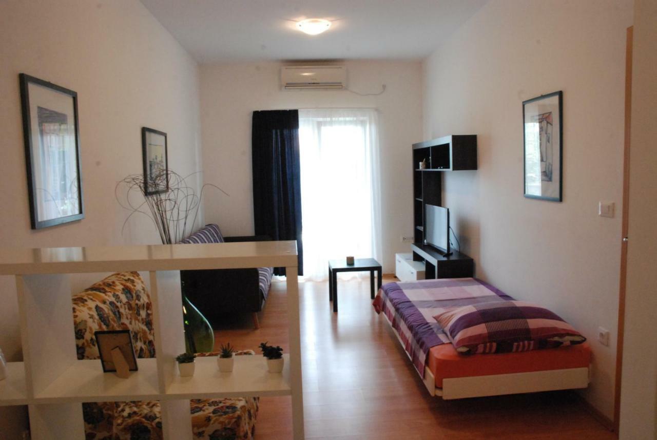 Apartmani Radin Rosini ภายนอก รูปภาพ