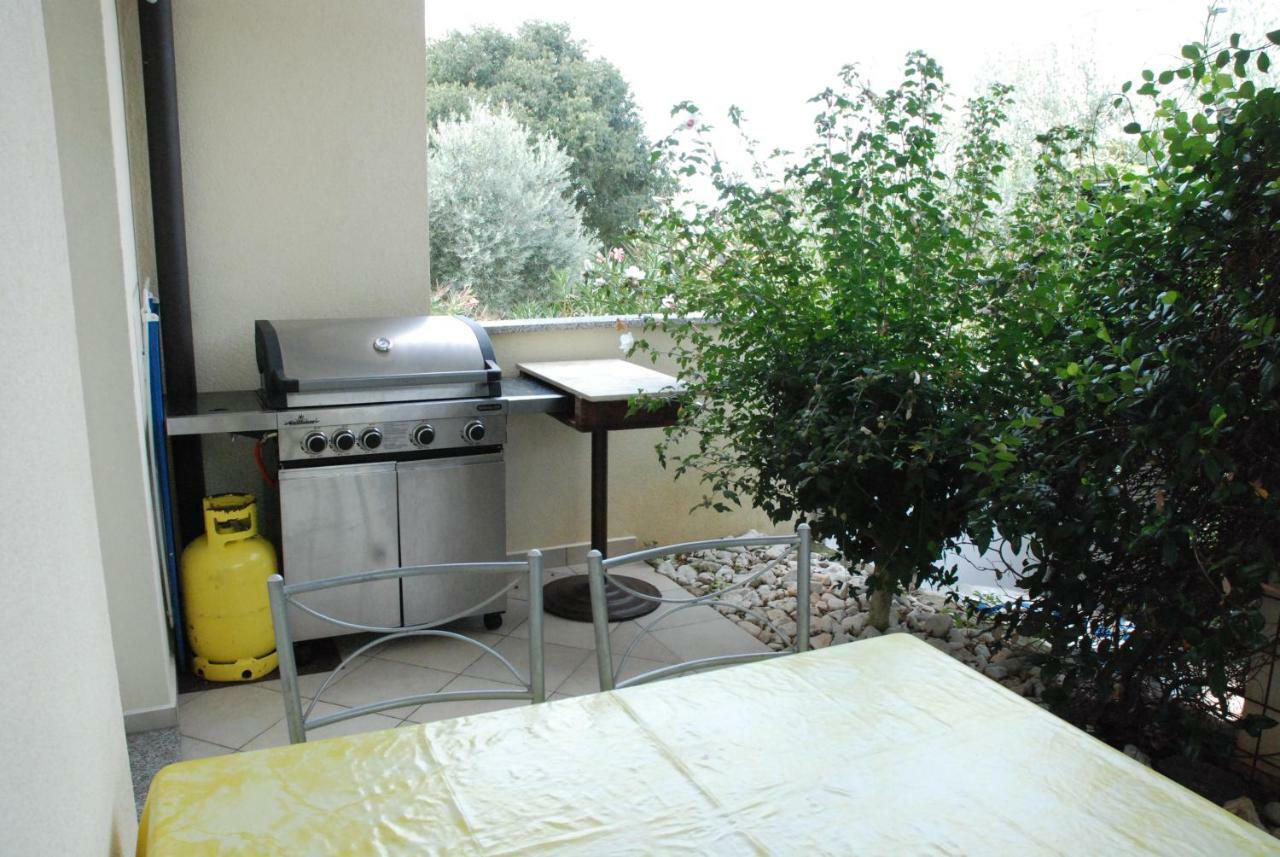 Apartmani Radin Rosini ภายนอก รูปภาพ