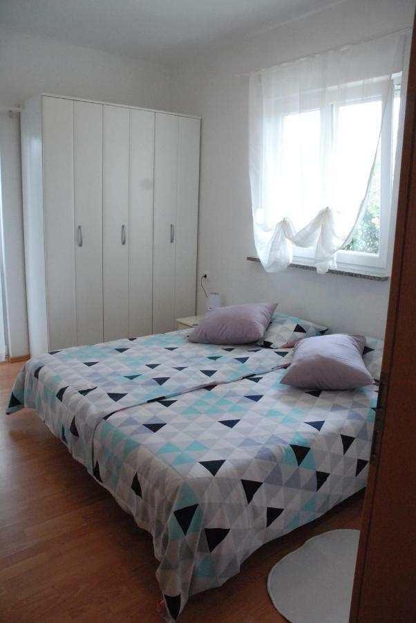 Apartmani Radin Rosini ภายนอก รูปภาพ