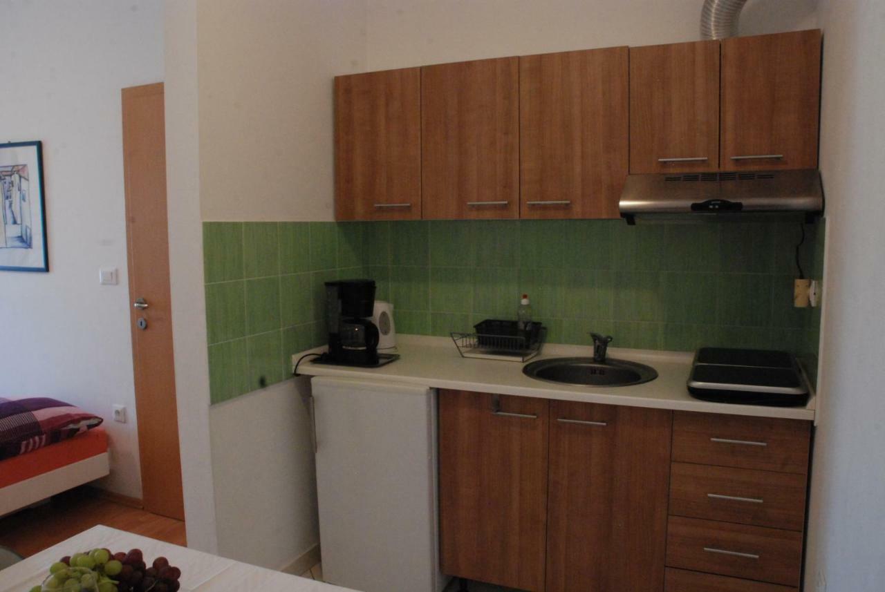Apartmani Radin Rosini ภายนอก รูปภาพ